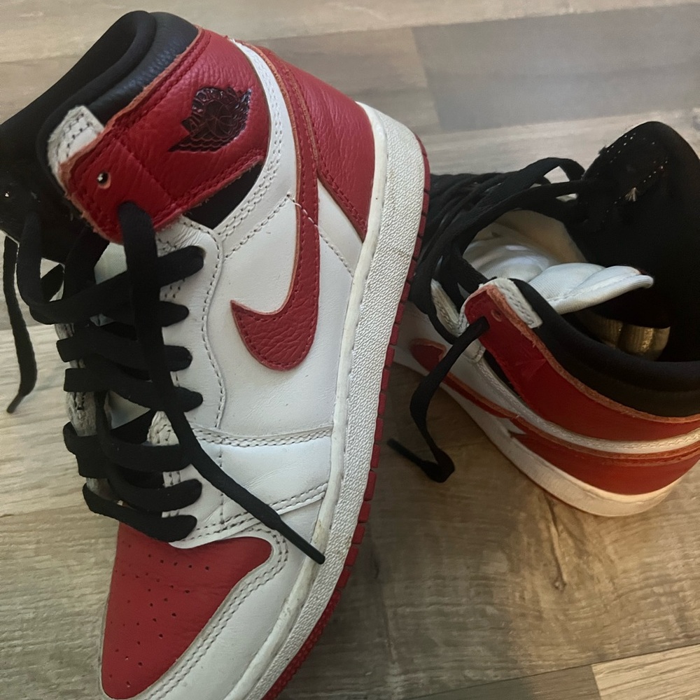 Nike Men's Red and White Sneakers